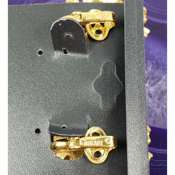 Vintage Signed Crown Trifari Gold Tone Oak Leaf Retro Statement Clip On Earrings - Picture 7 of 12